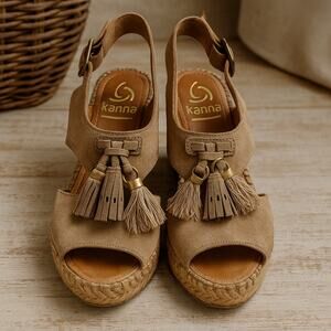 Kanna Espadrille Wedge Sandals Suede Tassel Peep Toe Beige Women’s Size 39
8.5